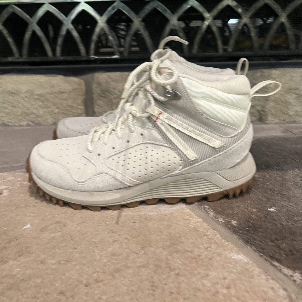 Merrell Womens Hiking Boots